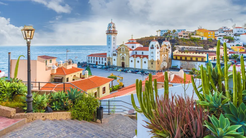 Los tres lugares de España a los que una revista no recomienda viajar en 2025 por las masificaciones