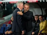 Carlo Ancelotti y Hansi Flick antes de la final de la Supercopa.