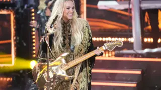 Carrie Underwood actúa durante la celebración de Nochevieja en Times Square el martes 31 de diciembre de 2024, en Nueva York.