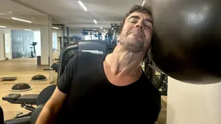 El impresionante cuello de Fernando Alonso