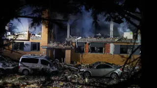 Fachada del edificio afectado por la explosió en Noáin, Navarra (España).
