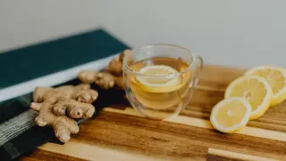 Jengibre, el alimento que calma las náuseas y favorece las digestiones.