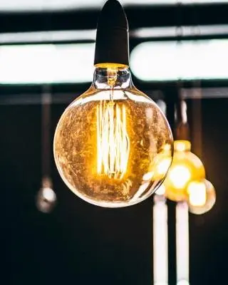 Luz bombilla precio electricidad