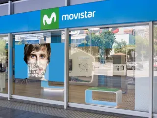 Tienda de Movistar en la calle General Perón (Madrid)