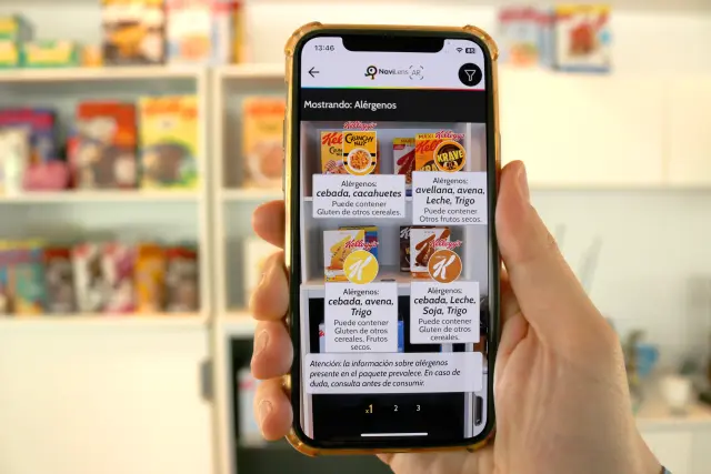 Los códigos NaviLens impresos en productos de consumo ofrecen información útil sobre ellos, como sus ingredientes, alérgenos que contiene, etc. Además, ayuda a localizarlos.
