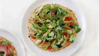 Pizza con base de coliflor.