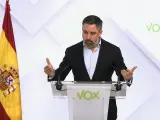 El líder de Vox, Santiago Abascal, durante una rueda de prensa este lunes tras la reunión del Comité de Dirección del partido. VOX