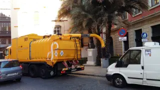 Un camión de Lipasam en una de sus operaciones