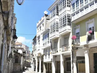 Calle do Comercio en Chantada (Galicia)